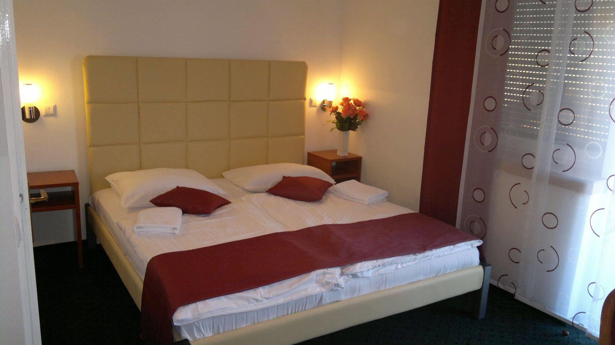 Hotel Silvester Cerklje na Gorenjskem Luaran gambar