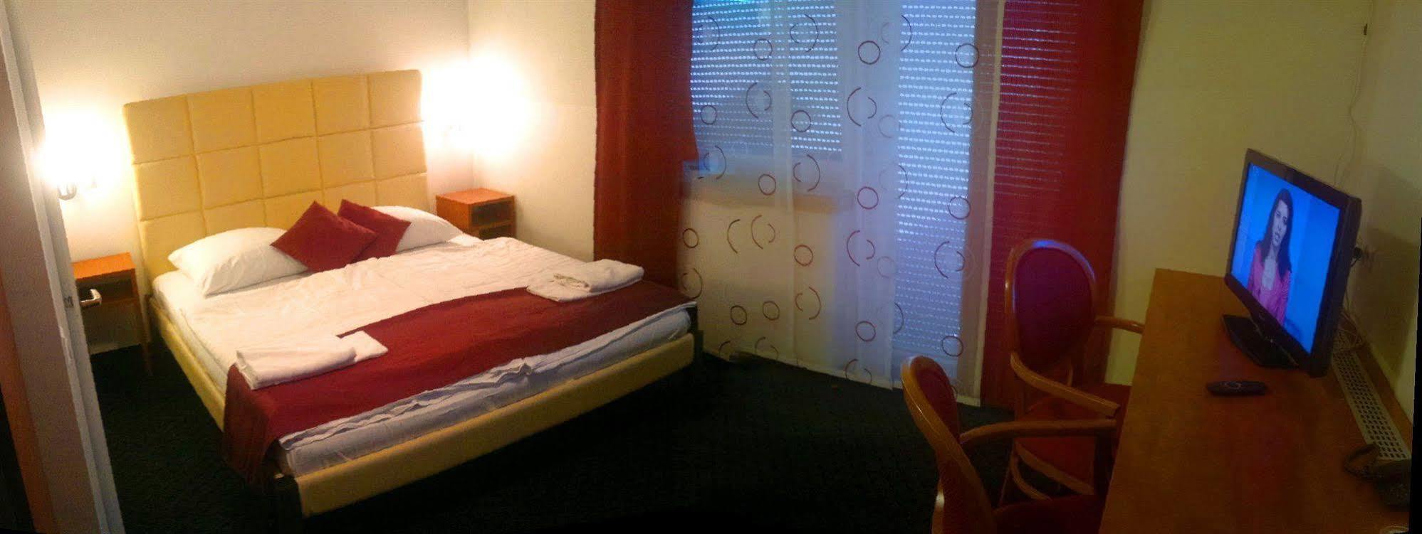 Hotel Silvester Cerklje na Gorenjskem Luaran gambar